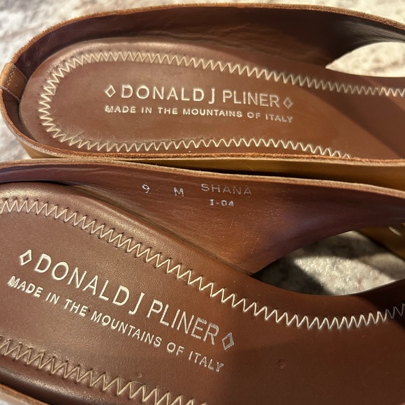 Donald J. Pliner Women's Brown Sandals - Picture 2 of 5